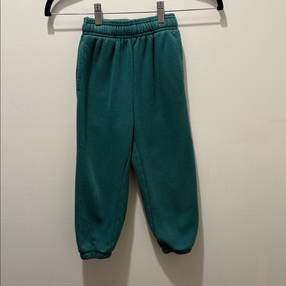 GAP kids sweatpants in XS size 4-5, green
